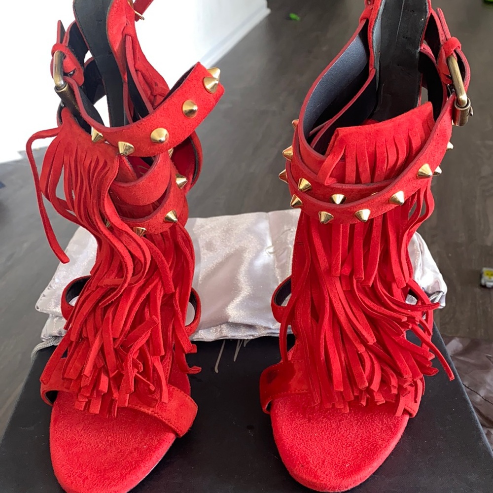 Red fringe heel